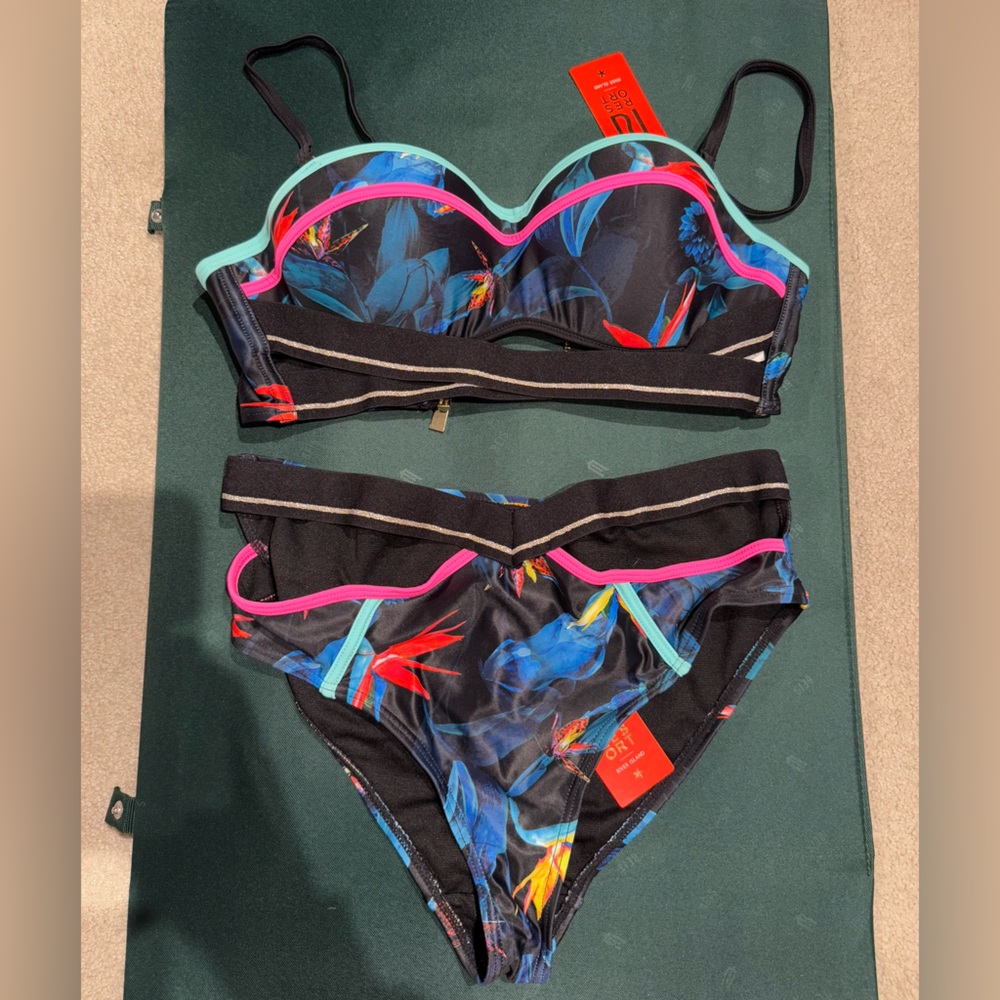 <<Tropical•bikini>>